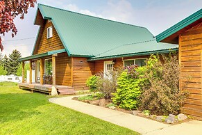 Spirit Lake Home w/ Fenced Yard: 1 Mi to Water!