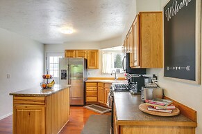 Spirit Lake Home w/ Fenced Yard: 1 Mi to Water!