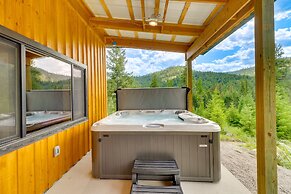 Beautiful Lakeside Cabin w/ Mountain View, Hot Tub