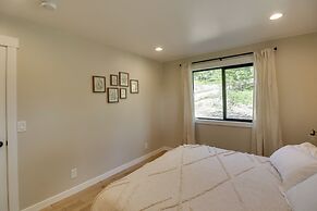 Lakeside Cabin w/ Hot Tub: 3 Mi to Flathead Lake!