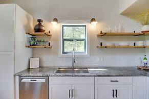 Lakeside Cabin w/ Hot Tub: 3 Mi to Flathead Lake!