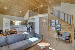 Lakeside Cabin w/ Hot Tub: 3 Mi to Flathead Lake!