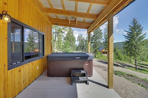 Lakeside Cabin w/ Hot Tub: 3 Mi to Flathead Lake!