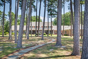 Waterfront Cambridge Gem w/ Hot Tub, Pool & Dock!