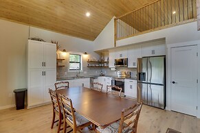 Lakeside Cabin Retreat w/ Private Hot Tub!