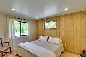 Lakeside Cabin Retreat w/ Private Hot Tub!