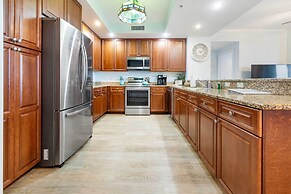 Pensacola Condo Rental w/ Beach Club & Pool Access