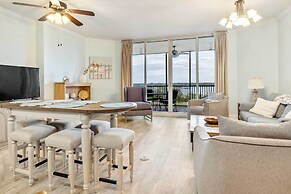 Pensacola Condo Rental w/ Beach Club & Pool Access