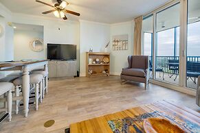 Pensacola Condo Rental w/ Beach Club & Pool Access
