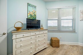 Pensacola Condo Rental w/ Beach Club & Pool Access