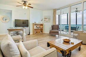 Pensacola Condo Rental w/ Beach Club & Pool Access