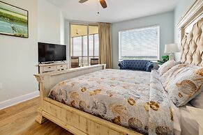 Pensacola Condo Rental w/ Beach Club & Pool Access