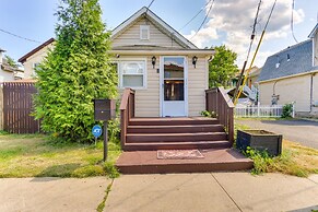 Keansburg Home w/ Private Hot Tub!