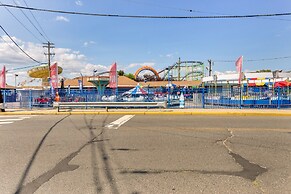 Keansburg Home w/ Private Hot Tub!