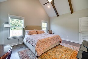 Fayetteville Vacation Rental w/ Deck & Shared Pool