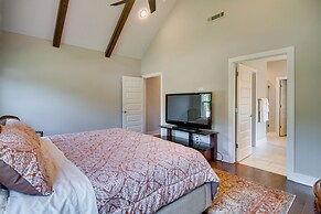 Fayetteville Vacation Rental w/ Deck & Shared Pool