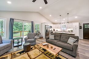 Creekside Cabin in Franklin ~ 8 Mi to Downtown!