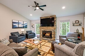 Creekside Cabin in Franklin ~ 8 Mi to Downtown!