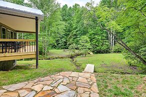 Creekside Cabin in Franklin ~ 8 Mi to Downtown!