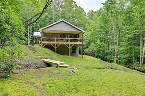 Creekside Cabin in Franklin ~ 8 Mi to Downtown!
