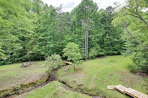 Creekside Cabin in Franklin ~ 8 Mi to Downtown!