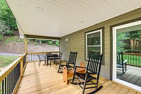 Creekside Cabin in Franklin ~ 8 Mi to Downtown!