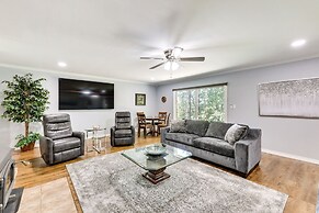 Expansive Fayetteville Retreat: 11 Mi to U of A!