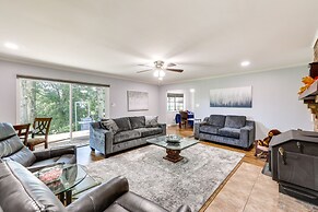 Expansive Fayetteville Retreat: 11 Mi to U of A!
