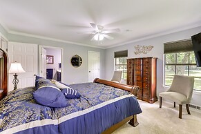 Expansive Fayetteville Retreat: 11 Mi to U of A!