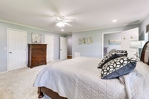 Expansive Fayetteville Retreat: 11 Mi to U of A!