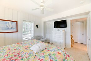 Atlantic Beach Condo - Walk to Beaches!