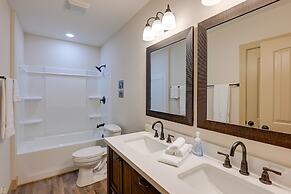 Hot Tub & Fire Pit: Blue Ridge Mtn Cabin!