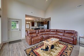 Hot Tub & Fire Pit: Blue Ridge Mtn Cabin!