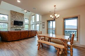 Hot Tub & Fire Pit: Blue Ridge Mtn Cabin!