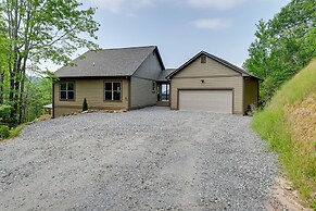 Hot Tub & Fire Pit: Blue Ridge Mtn Cabin!