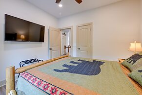 Hot Tub & Fire Pit: Blue Ridge Mtn Cabin!