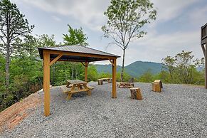 Hot Tub & Fire Pit: Blue Ridge Mtn Cabin!