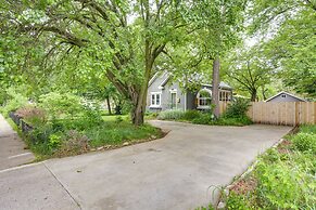 Whimsical Cottage Near Springfield Art Museum!