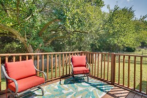 Charming Arkansas Retreat w/ Deck, Near Downtown!