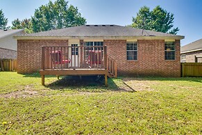 Charming Arkansas Retreat w/ Deck, Near Downtown!