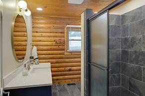 Cozy Brookville Home w/ Fire Pit & Deck!