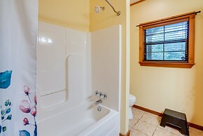 Pet-friendly Jefferson Home Near Lake O the Pines