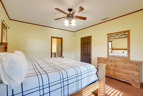 Pet-friendly Jefferson Home Near Lake O the Pines