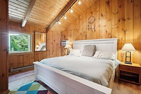 Wilmington Vacation Rental Near Hiking and Skiing!