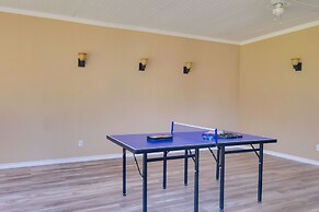 WFH Friendly: Abode w/ Balcony in Columbus!