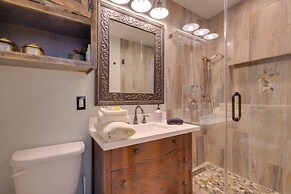 WFH Friendly: Abode w/ Balcony in Columbus!