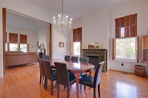 WFH Friendly: Abode w/ Balcony in Columbus!