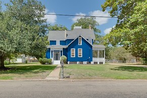 WFH Friendly: Abode w/ Balcony in Columbus!