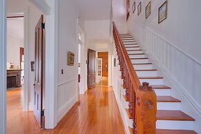 WFH Friendly: Abode w/ Balcony in Columbus!