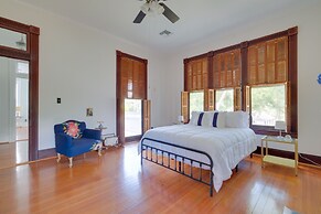 WFH Friendly: Abode w/ Balcony in Columbus!